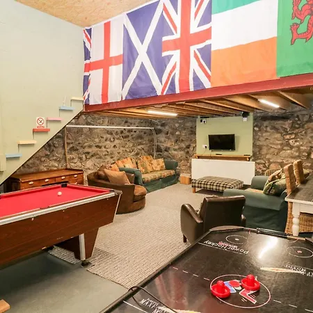 Holiday home Near Bank